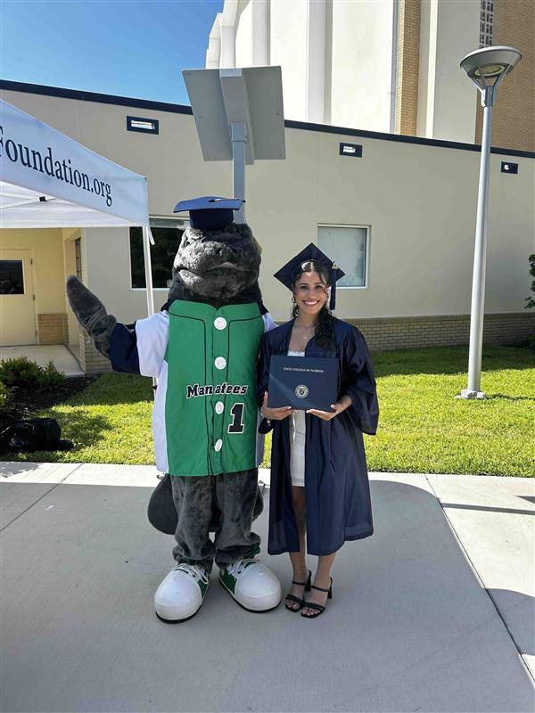 scf-graduation-spring-2025-maverick-and-graduate