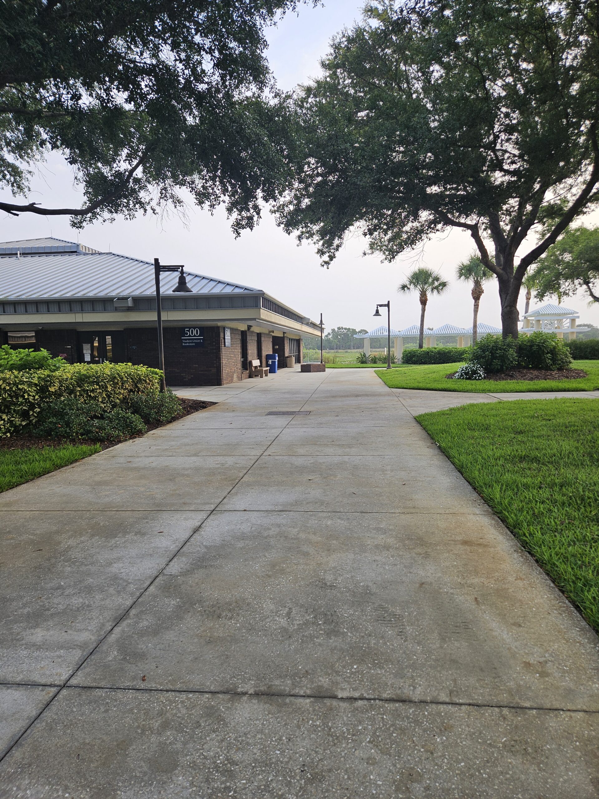 Bldg. 500 – Student Union and Bookstore at SCF Venice
