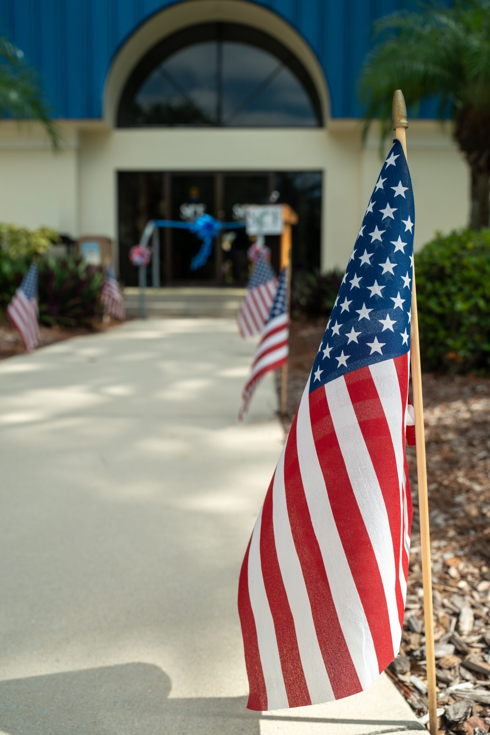 American flag in front of Bldg. 4 – The Quad at SCF Bradenton.